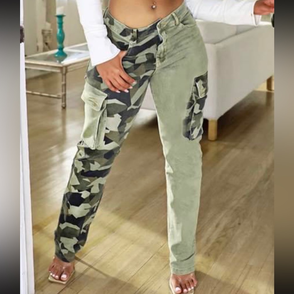 Camouflage jeans